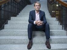 Новият любимец на Нова Зеландия - директорът на местната здравна служба