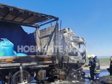 ТИР, превозващ амониева силитра, изгоря край Стара Загора