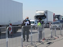 Столицата е затворена до второ нареждане! Кой може да премине през КПП-тата?