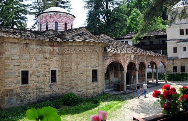 На Разпети петък в Троянския манастир са взети сериозни мерки