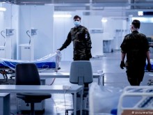 Европа отчете мрачен рекорд на заразените, вирусът продължава да върлува