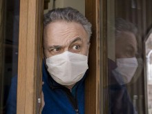 Специалисти препоръчват да се следи психичното здраве по време на продължителна изолация