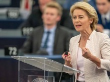 Урсула фон дер Лайен поздрави българите за празника