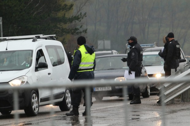 БГНЕС
Километрични са опашките от автомобили чакащи да влязат в София