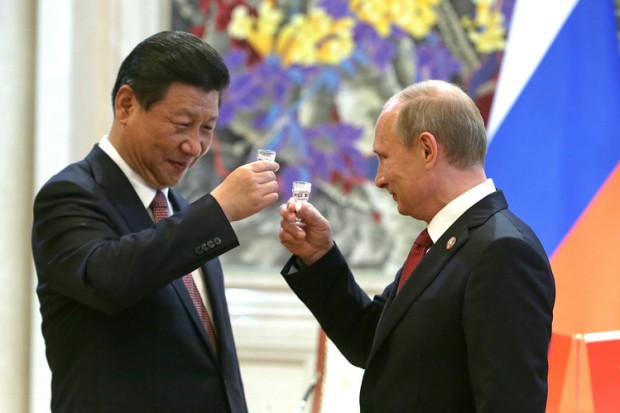 Руски и китайски официални и подкрепяни от държавата играчи се
