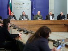975 са потвърдените случаи на COVID-19 у нас