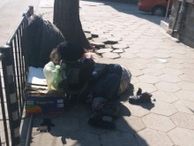 История с продължение: Бездомната жена, лежаща на бул. "Шести септември"