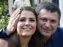 Генералът спази обещанието си, дъщерята на Милен Цветков се прибра в България