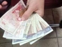 Възрастна жена дари пенсията си на болницата в Смолян