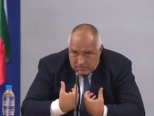 Премиерът: Добре, ще отворим ресторантите, но те ще трябва да работят като болници
