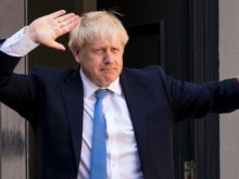 Британският премиер Борис Джонсън се връща на работа