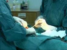 Във Варна спасиха родилка в критично състояние след раждането на близнаци