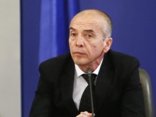 Доц. Мангъров: Когато човек не ваксинира себе си и детето си - излага на опасност и другите хора