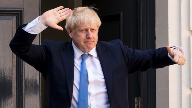 Британският премиер Борис Джонсън днес се завръща на Даунинг стрийт