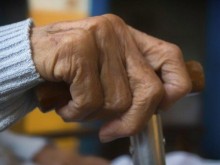 Крадци нападнаха и задигнаха последните 40 лева на баба, полицията ги спипа