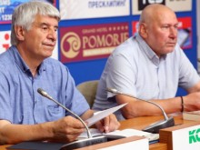 Проф. Овчаров и проф. Павлов сринаха със земята македонските историчари