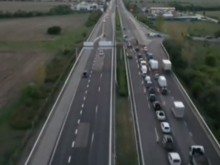 Голямото преселение започна: Само за денонощие 40 000 коли са напуснали столицата