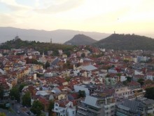 След труса в Пловдив, къща в Стария град се е наклонила на една страна