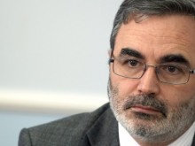 Доц. Кунчев: Вирусът може да остане в човек дълго, след като е излекуван