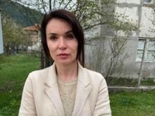 Дрогиран младеж преби адвокатка пред очите на детето й