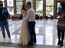 Една от най-странните сватби се състоя днес в Пловдив