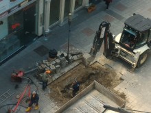 Изкопаха голям ров на 16 метра от Главната