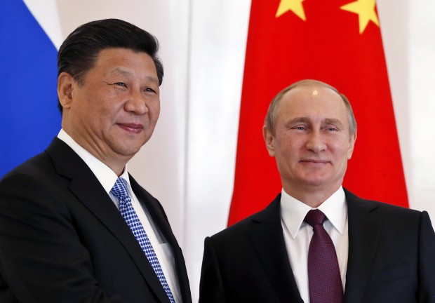 Китайският президент Си Дзинпин в телефонен разговор с руския президент Владимир Путин поздрави