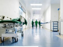 Пациент с коронавирус избяга от болницата в Ямбол, но бързо го върнха