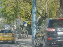 Поредно нагло паркиране върху тротоар в Пловдив