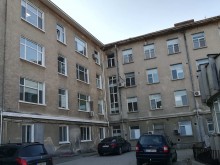 Бременна се опита да избяга от болница, падна от четвъртия етаж