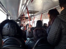 Градските автобуси възстановяват делничното си разписание, маските - задължителни