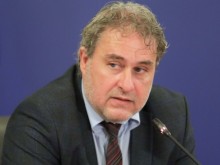 Банов: Свободните артисти и дейци на културата могат да се насочат към опцията за безлихвен кредит