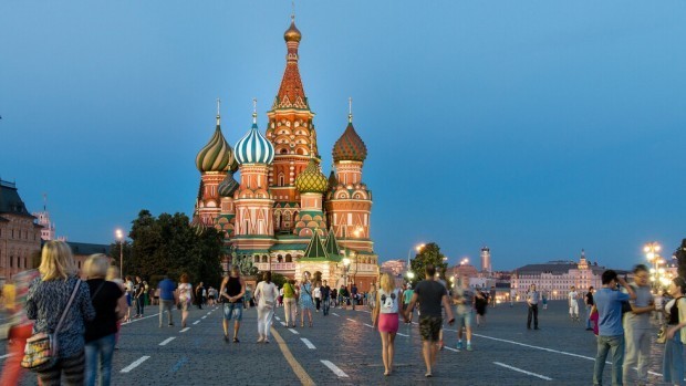 Русия зпочва да отменя ограниченията наложени заради пандемията Още от