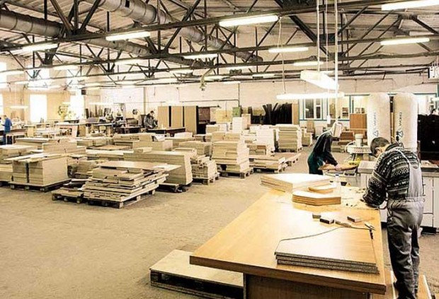 Производството на мебели е по засегнат сектор от автомобилната промишленост през