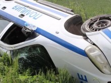 Полицейски автомобил се преобърна на пътя Добрич - Варна