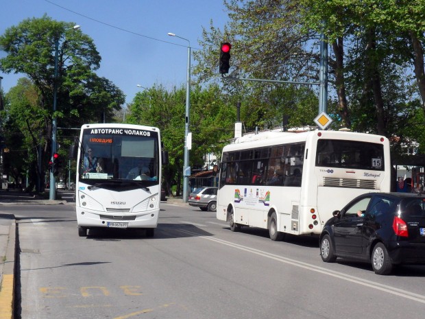 Авария на водопровод спира движението по улица в Пловдив