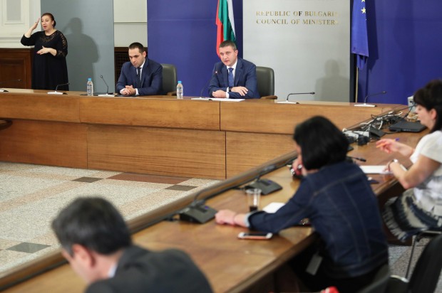 Министър-председателят Бойко Борисов и членовете на Министерския съвет проведоха чрез