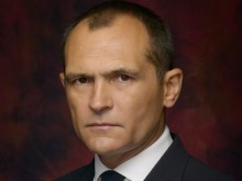 Божков показа договори с "Нова" преди и след записката