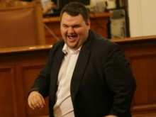 Делян Пеевски с мощна финансова инжекция към ПФК Левски