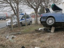 Млад пазарджиклия с БМВ предизвика катастрофа в Пловдив