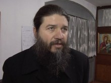 Свещеникът, който е против ваксините: Ако човек живее изцяло плътски, то той се страхува от всичко