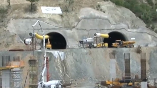 Прокопани са първите 800 м от тунел Железница който ще