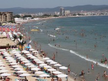 Хиляди летовници изпълниха морските курорти в Турция