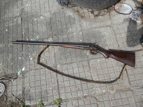 При полицейска акция задържаха криминално проявени с марихуана и незаконно оръжие