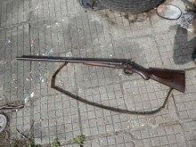 При полицейска акция задържаха криминално проявени с марихуана и незаконно оръжие