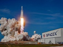 Космическият кораб на Илън Мъск ще прелети над България