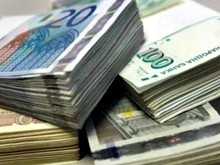 Задържаха трима мъже с фалшива валута на голяма стойност