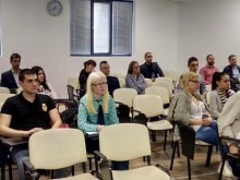 Трябва ли студентите да бъдат приемани в специалност "Право" само с матурите?