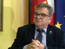 Френският посланик: България и Северна Македония да спрат да живеят в 19 век