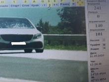 "Мерцедес" с пловдивска регистрация засечен да лети по АМ "Тракия" с 241 км/ч
